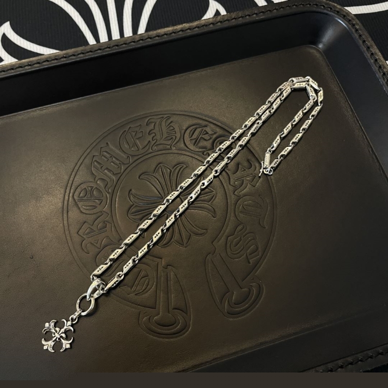 Ch**me He**ts necklaces